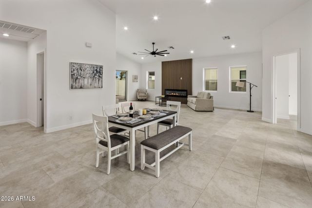 707 E OCOTILLO Road, Phoenix, AZ 85014