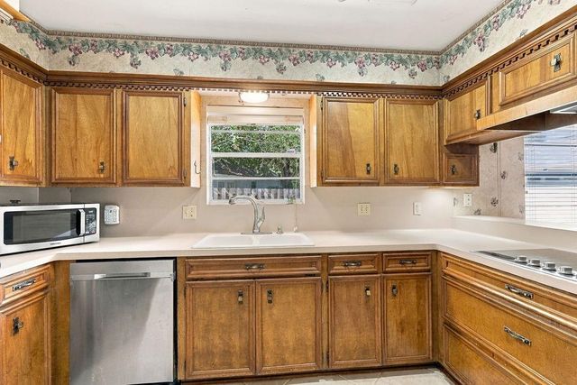 1114 Appleford Drive, Seabrook, TX 77586