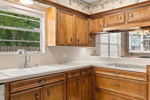 1114 Appleford Drive, Seabrook, TX 77586