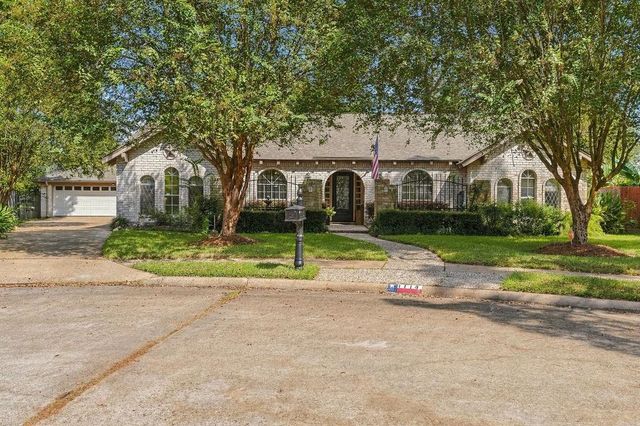 1114 Appleford Drive, Seabrook, TX 77586