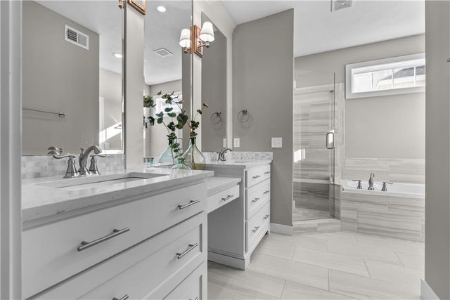 4509 NE Parks Summit Terrace, Lee's Summit, MO 64064