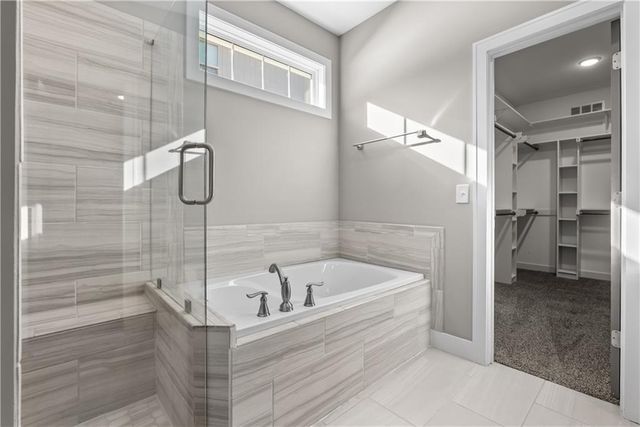 4509 NE Parks Summit Terrace, Lee's Summit, MO 64064