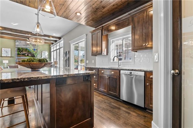 4509 NE Parks Summit Terrace, Lee's Summit, MO 64064