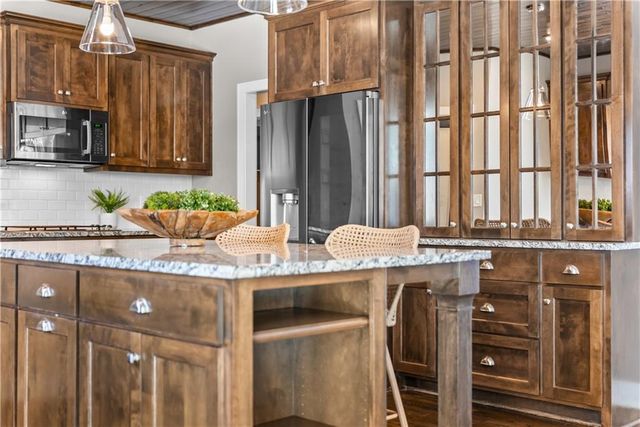 4509 NE Parks Summit Terrace, Lee's Summit, MO 64064