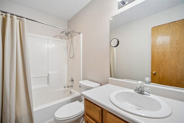 109 SW Hickory Glen, Grimes, IA 50111