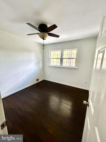 3715 MOSS DR, Annandale, VA 22003