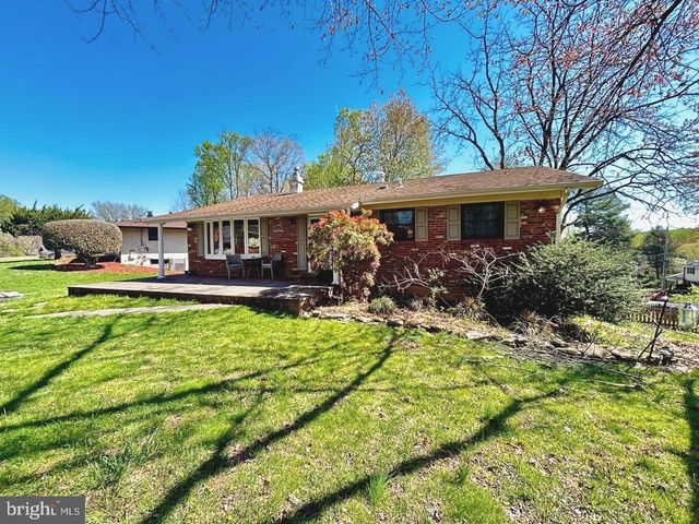 3715 MOSS DR, Annandale, VA 22003