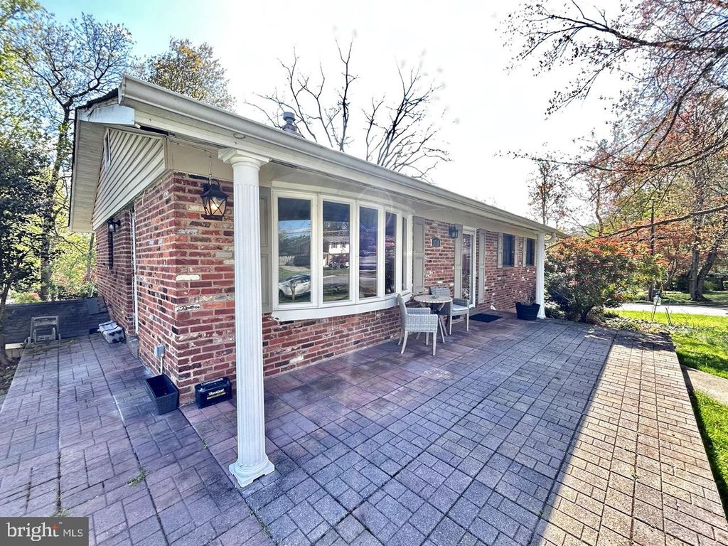 3715 MOSS DR, Annandale, VA 22003