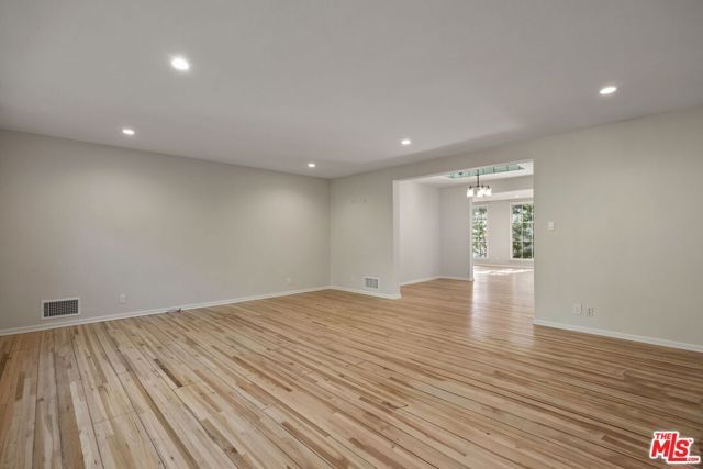 450 Smithwood Drive, Beverly Hills, CA 90212