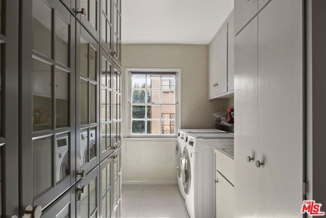 450 Smithwood Drive, Beverly Hills, CA 90212