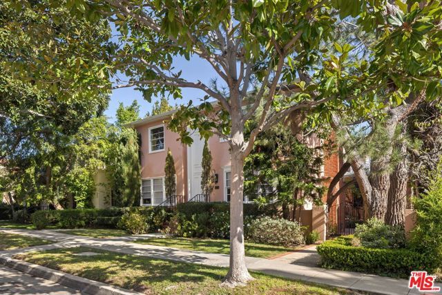 450 Smithwood Drive, Beverly Hills, CA 90212