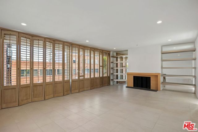 450 Smithwood Drive, Beverly Hills, CA 90212