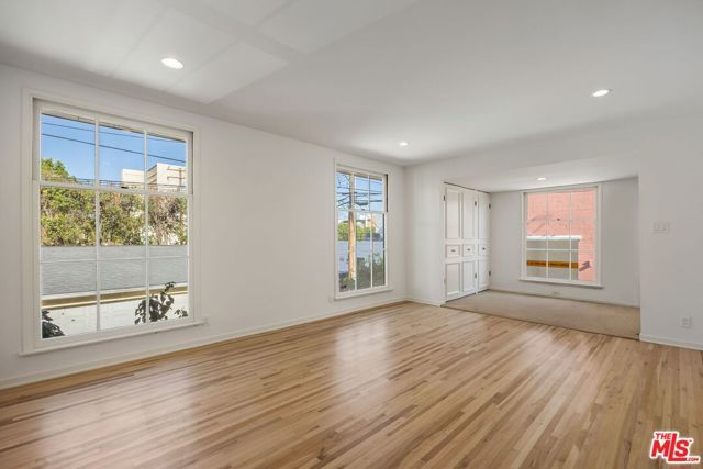 450 Smithwood Drive, Beverly Hills, CA 90212