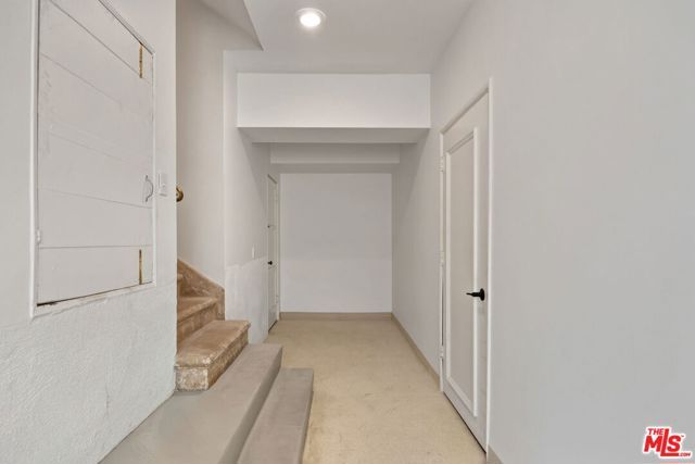 450 Smithwood Drive, Beverly Hills, CA 90212