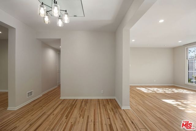 450 Smithwood Drive, Beverly Hills, CA 90212