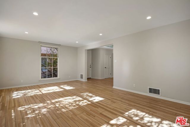 450 Smithwood Drive, Beverly Hills, CA 90212