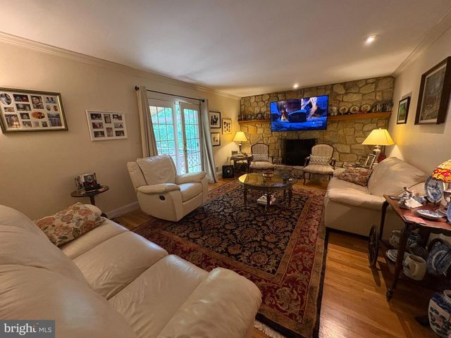 23 WILLIS DR, Ewing, NJ 08628