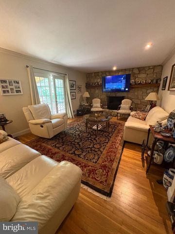 23 WILLIS DR, Ewing, NJ 08628