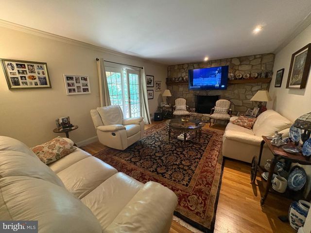 23 WILLIS DR, Ewing, NJ 08628