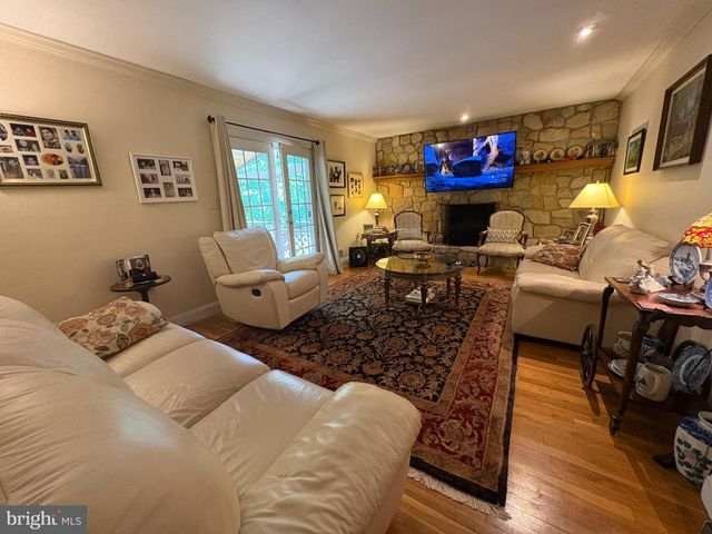 23 WILLIS DR, Ewing, NJ 08628