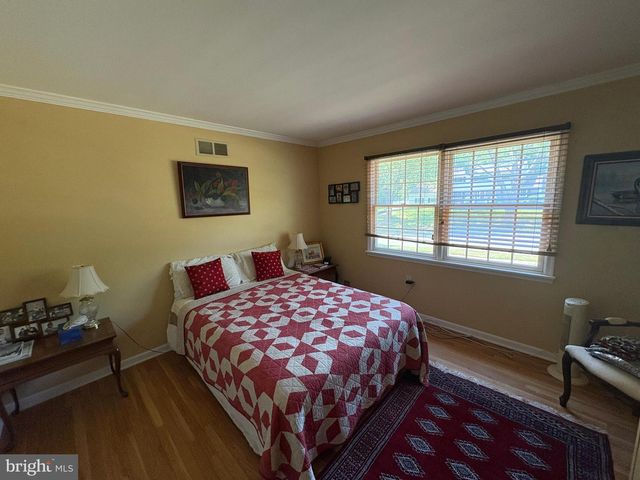 23 WILLIS DR, Ewing, NJ 08628