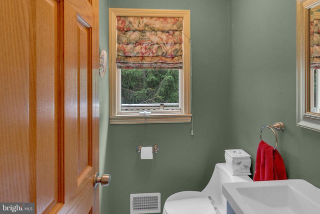 23 WILLIS DR, Ewing, NJ 08628