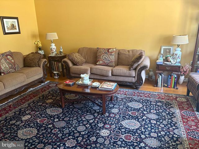 23 WILLIS DR, Ewing, NJ 08628
