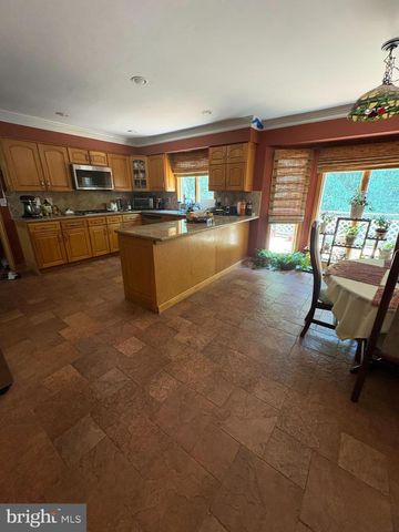 23 WILLIS DR, Ewing, NJ 08628
