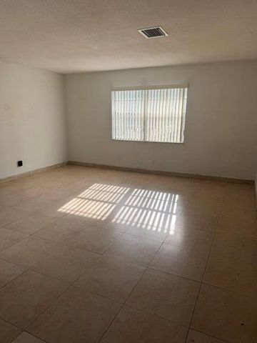 3651 SW 60th Terrace 3, Davie, FL 33314