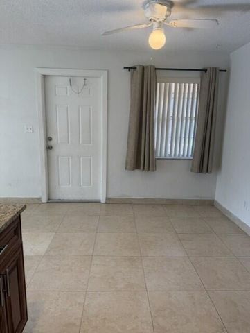 3651 SW 60th Terrace 3, Davie, FL 33314