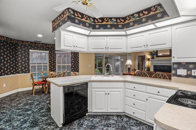 1142 LONGWOOD OAKS BOULEVARD, Lakeland, FL 33811