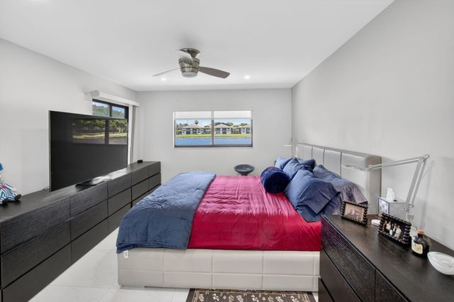 15401 Pembridge Avenue 15, Delray Beach, FL 33484