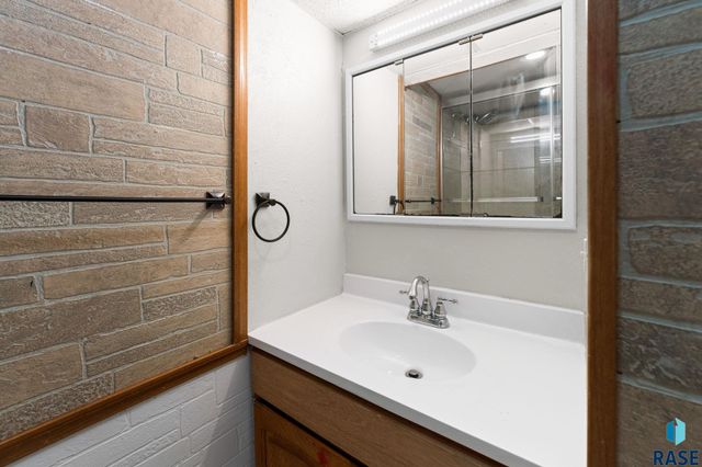 415 W Bailey St Street, Sioux Falls, SD 57104