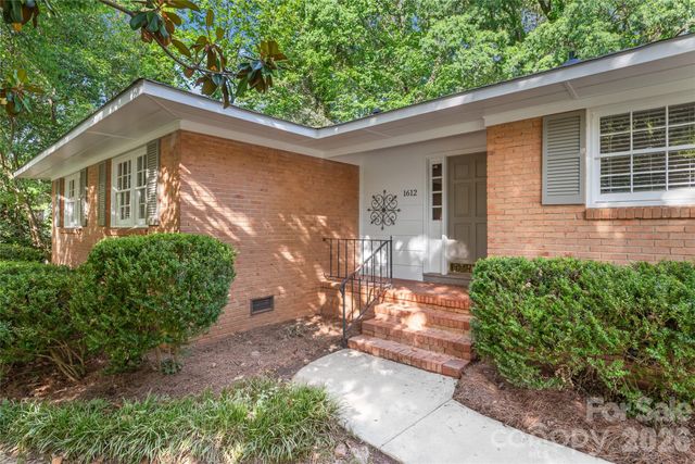 1612 Redcoat Drive, Charlotte, NC 28211