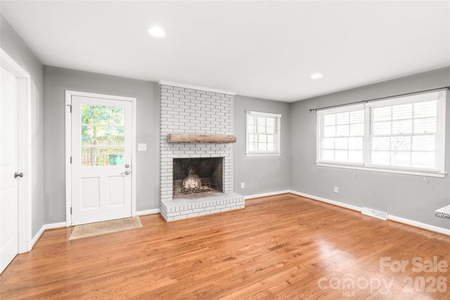 1612 Redcoat Drive, Charlotte, NC 28211