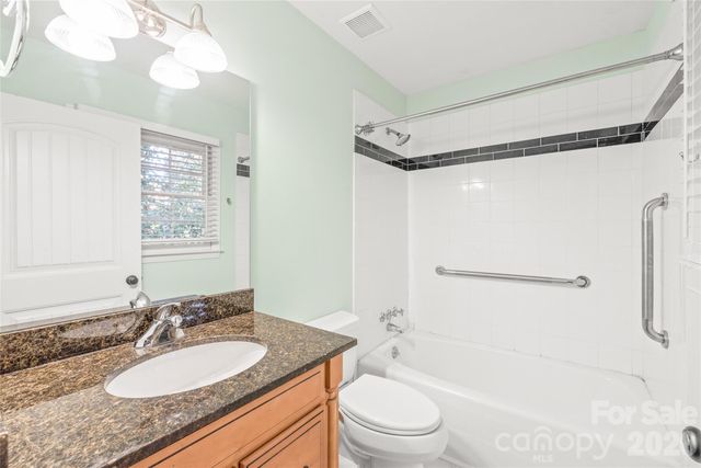 1612 Redcoat Drive, Charlotte, NC 28211