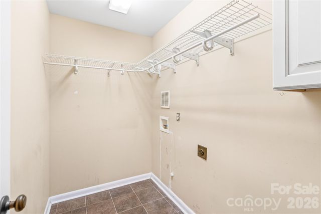 1612 Redcoat Drive, Charlotte, NC 28211