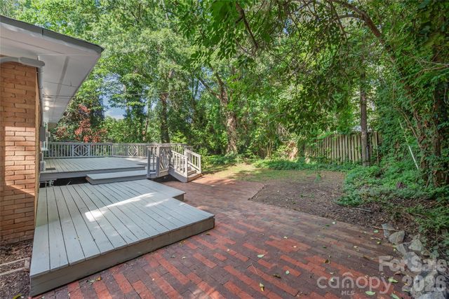 1612 Redcoat Drive, Charlotte, NC 28211