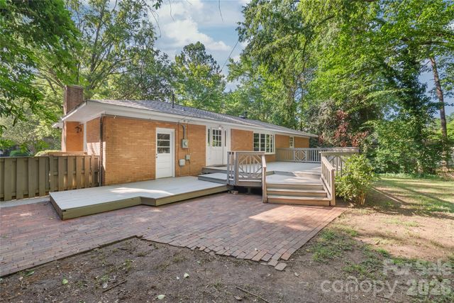1612 Redcoat Drive, Charlotte, NC 28211