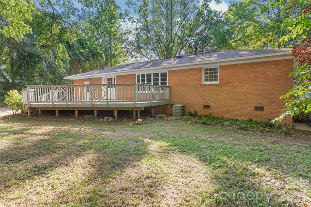 1612 Redcoat Drive, Charlotte, NC 28211