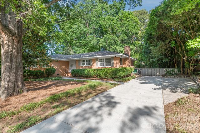 1612 Redcoat Drive, Charlotte, NC 28211