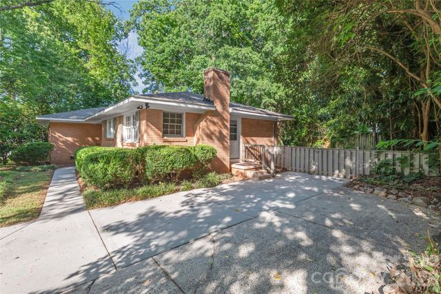 1612 Redcoat Drive, Charlotte, NC 28211