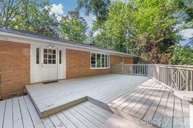 1612 Redcoat Drive, Charlotte, NC 28211
