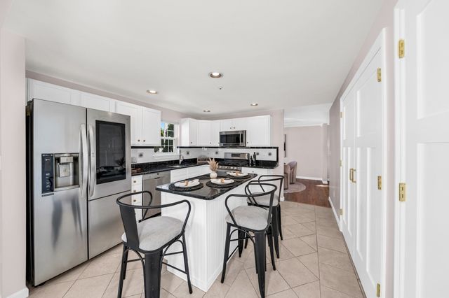 51 Bucklin Rd, North Andover, MA 01845