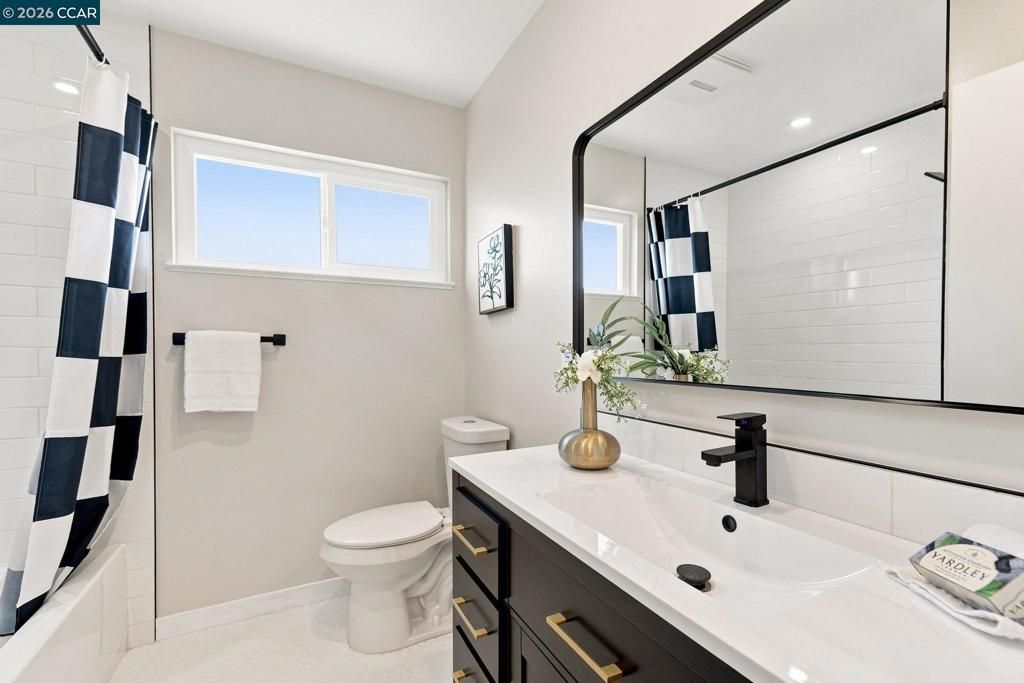 Image 21 of property listing at 503 Kay Ann Ct, El Sobrante, CA 94803
