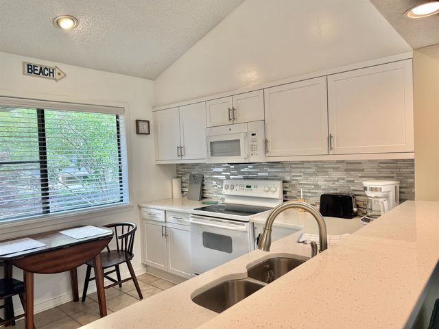 210 Westleton Dr Apt 13D, Myrtle Beach, SC 29572
