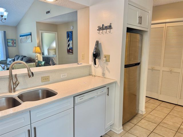 210 Westleton Dr Apt 13D, Myrtle Beach, SC 29572