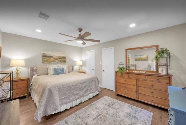 5 April Point Drive S, Montgomery, TX 77356