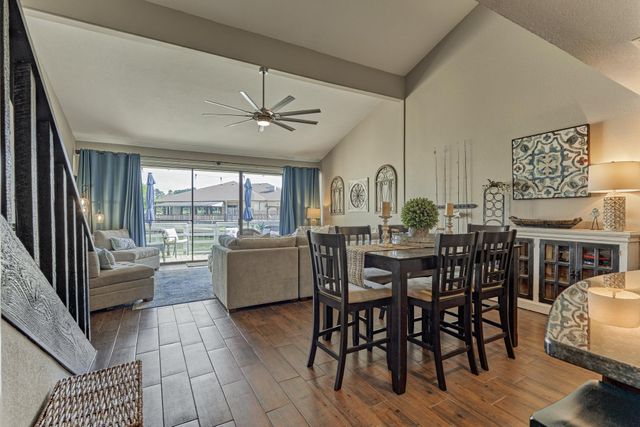 5 April Point Drive S, Montgomery, TX 77356