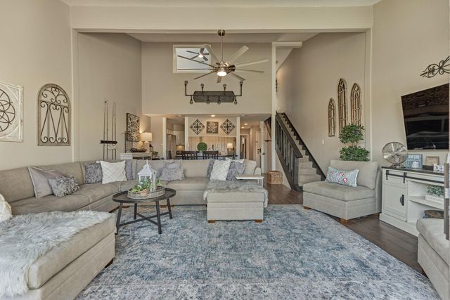 5 April Point Drive S, Montgomery, TX 77356